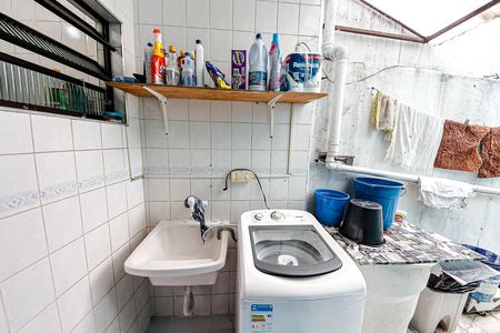 Casa à venda com 221m², 2 quartos e 2 vagas Casa à venda com 221m², 2 quartos e 2 vagasÁrea de Serviço