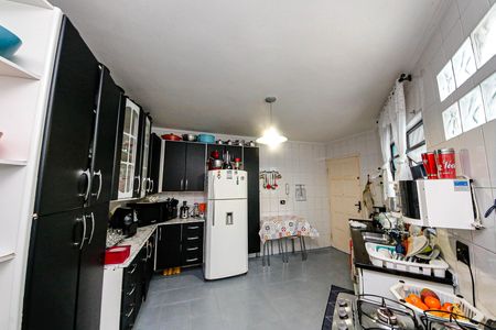 Casa à venda com 221m², 2 quartos e 2 vagas Casa à venda com 221m², 2 quartos e 2 vagasCozinha