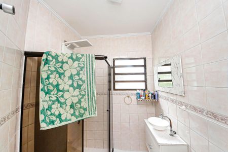 Casa à venda com 221m², 2 quartos e 2 vagas Casa à venda com 221m², 2 quartos e 2 vagasBanheiro