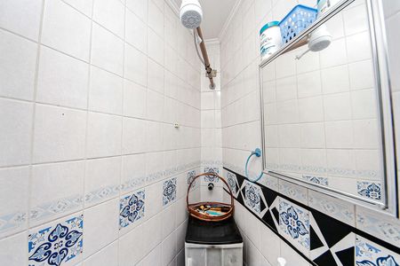 Casa à venda com 221m², 2 quartos e 2 vagas Casa à venda com 221m², 2 quartos e 2 vagasBanheiro de Serviço