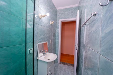 Casa à venda com 208m², 3 quartos e 2 vagasBanheiro 