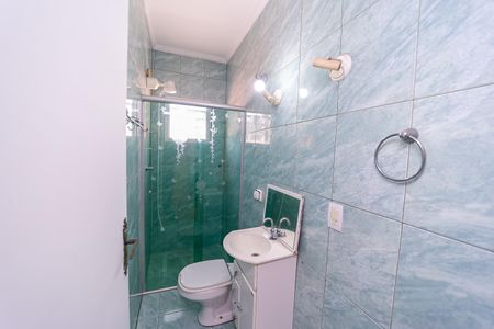 Casa à venda com 208m², 3 quartos e 2 vagasBanheiro 