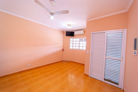 Casa à venda com 208m², 3 quartos e 2 vagasSuíte 