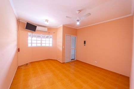 Casa à venda com 208m², 3 quartos e 2 vagasSuíte 