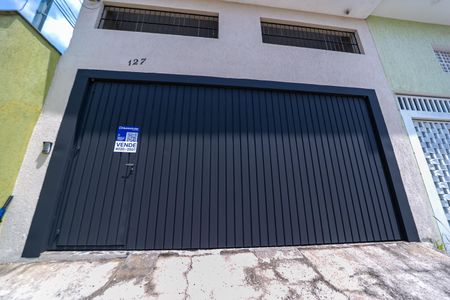 Casa à venda com 208m², 3 quartos e 2 vagasPlaquinha