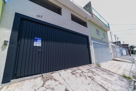 Casa à venda com 208m², 3 quartos e 2 vagasPlaquinha