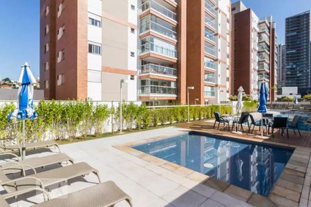 Apartamento à venda com 185m², 3 quartos e 3 vagas Apartamento à venda com 185m², 3 quartos e 3 vagasÁrea comum - Piscina infantil