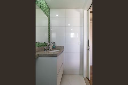 Apartamento à venda com 185m², 3 quartos e 3 vagas Apartamento à venda com 185m², 3 quartos e 3 vagasBanheiro da Suíte 1