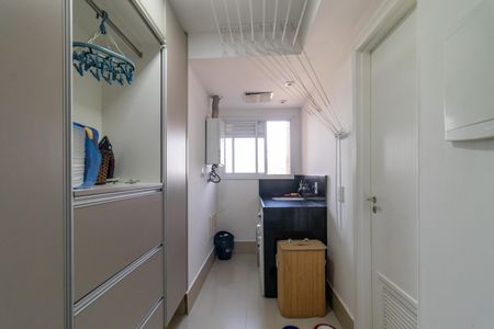 Apartamento à venda com 185m², 3 quartos e 3 vagas Apartamento à venda com 185m², 3 quartos e 3 vagasÁrea de Serviço