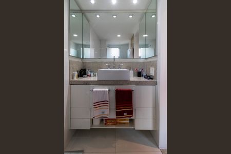 Apartamento à venda com 185m², 3 quartos e 3 vagas Apartamento à venda com 185m², 3 quartos e 3 vagasBanheiro da Suíte 2