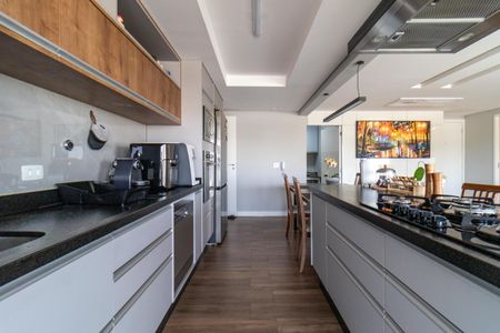 Apartamento à venda com 185m², 3 quartos e 3 vagas Apartamento à venda com 185m², 3 quartos e 3 vagasCozinha