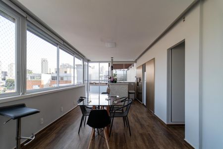 Apartamento à venda com 185m², 3 quartos e 3 vagas Apartamento à venda com 185m², 3 quartos e 3 vagasVaranda gourmet