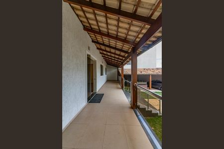 Casa à venda com 371m², 4 quartos e 8 vagas Casa à venda com 371m², 4 quartos e 8 vagasVaranda