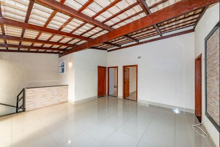 Casa à venda com 371m², 4 quartos e 8 vagas Casa à venda com 371m², 4 quartos e 8 vagasSala 2