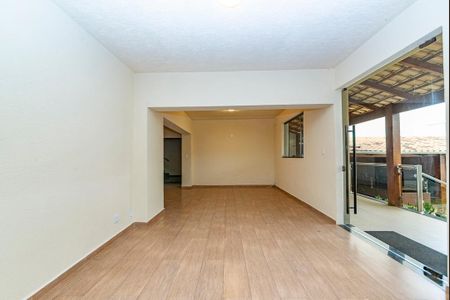 Casa à venda com 371m², 4 quartos e 8 vagas Casa à venda com 371m², 4 quartos e 8 vagasSala 1