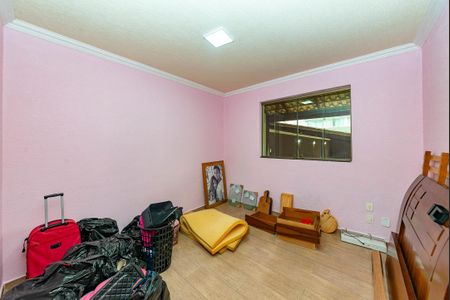 Casa à venda com 371m², 4 quartos e 8 vagas Casa à venda com 371m², 4 quartos e 8 vagasQuarto 4