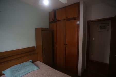 Quarto de apartamento à venda com 3 quartos, 120m² em João Pinheiro, Belo Horizonte