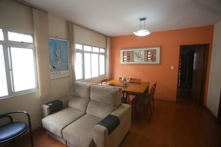 Apartamento à venda com 120m², 3 quartos e 1 vagaSala