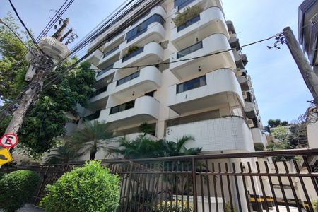 Apartamento à venda com 117m², 3 quartos e 1 vaga Apartamento à venda com 117m², 3 quartos e 1 vagaFachada