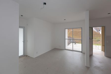 Sala de casa de condomínio para alugar com 2 quartos, 62m² em Vila Industrial, Nova Lima