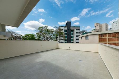 Apartamento à venda com 165m², 3 quartos e 2 vagasVaranda