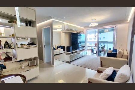 Sala de apartamento para alugar com 2 quartos, 85m² em Barra da Tijuca, Rio de Janeiro