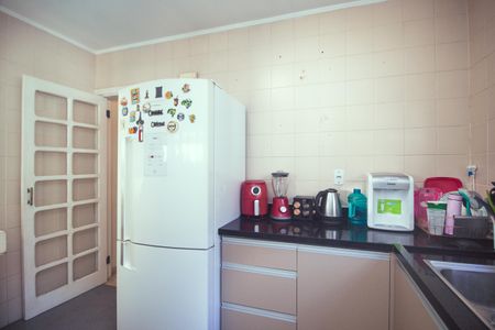 Casa à venda com 125m², 4 quartos e 2 vagas Casa à venda com 125m², 4 quartos e 2 vagasCozinha