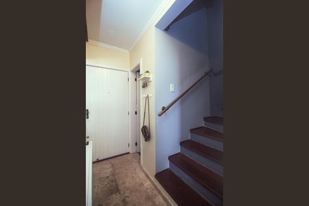 Casa à venda com 125m², 4 quartos e 2 vagas Casa à venda com 125m², 4 quartos e 2 vagasCorredor