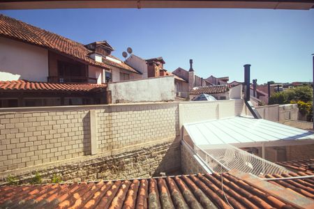 Casa à venda com 125m², 4 quartos e 2 vagas Casa à venda com 125m², 4 quartos e 2 vagasVista