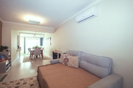 Casa à venda com 125m², 4 quartos e 2 vagas Casa à venda com 125m², 4 quartos e 2 vagasSala