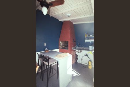 Casa à venda com 125m², 4 quartos e 2 vagas Casa à venda com 125m², 4 quartos e 2 vagasChurrasqueira