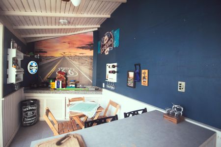 Casa à venda com 125m², 4 quartos e 2 vagas Casa à venda com 125m², 4 quartos e 2 vagasChurrasqueira