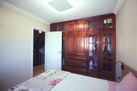 Casa à venda com 125m², 4 quartos e 2 vagas Casa à venda com 125m², 4 quartos e 2 vagasSuite