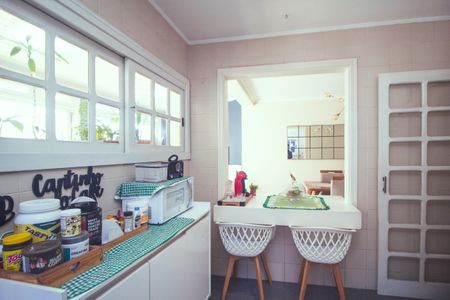 Casa à venda com 125m², 4 quartos e 2 vagas Casa à venda com 125m², 4 quartos e 2 vagasCozinha