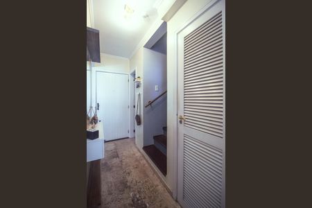 Casa à venda com 125m², 4 quartos e 2 vagas Casa à venda com 125m², 4 quartos e 2 vagasCorredor