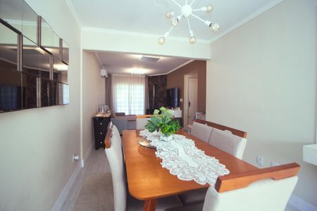 Sala de casa à venda com 4 quartos, 125m² em Cavalhada, Porto Alegre