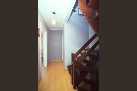 Casa à venda com 125m², 4 quartos e 2 vagas Casa à venda com 125m², 4 quartos e 2 vagasCorredor