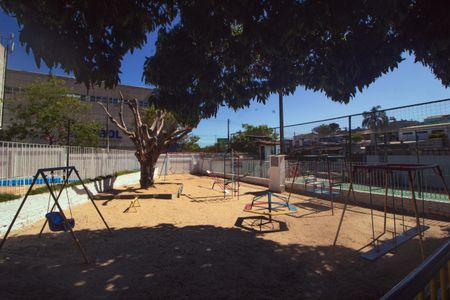 Casa à venda com 125m², 4 quartos e 2 vagas Casa à venda com 125m², 4 quartos e 2 vagasÁrea comum - Playground