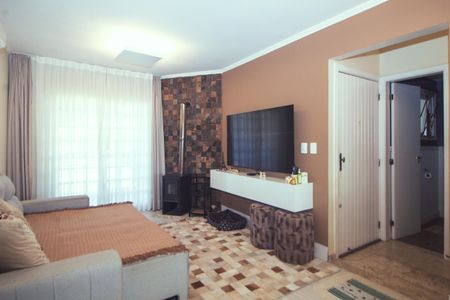 Casa à venda com 125m², 4 quartos e 2 vagas Casa à venda com 125m², 4 quartos e 2 vagasSala