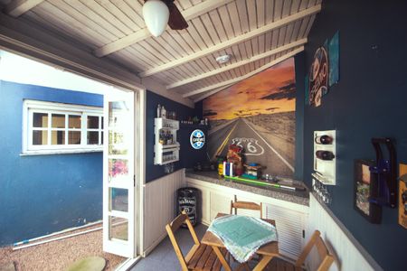 Casa à venda com 125m², 4 quartos e 2 vagas Casa à venda com 125m², 4 quartos e 2 vagasChurrasqueira