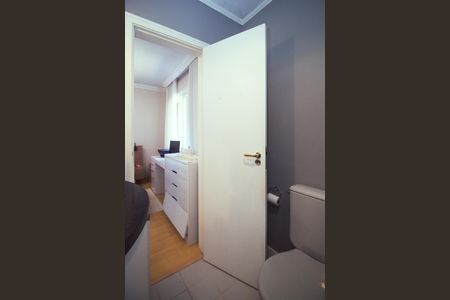 Casa à venda com 125m², 4 quartos e 2 vagas Casa à venda com 125m², 4 quartos e 2 vagasBanheiro da Suíte