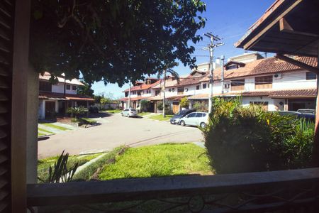 Casa à venda com 125m², 4 quartos e 2 vagas Casa à venda com 125m², 4 quartos e 2 vagasVista