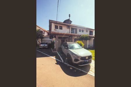 Casa à venda com 125m², 4 quartos e 2 vagas Casa à venda com 125m², 4 quartos e 2 vagasFachada