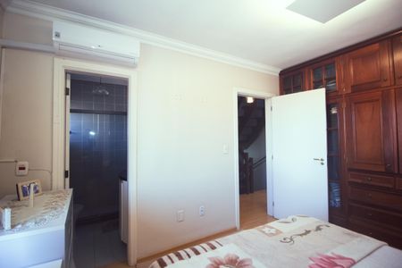 Casa à venda com 125m², 4 quartos e 2 vagas Casa à venda com 125m², 4 quartos e 2 vagasSuite