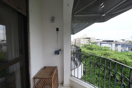 Apartamento para alugar com 75m², 3 quartos e 1 vagaVaranda