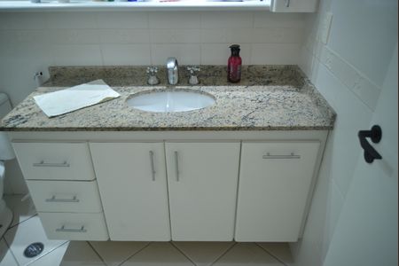 Apartamento à venda com 141m², 3 quartos e 5 vagasBanheiro da Suíte 1