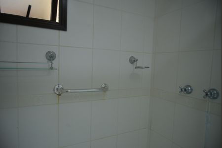 Apartamento à venda com 141m², 3 quartos e 5 vagasBanheiro da Suíte 1