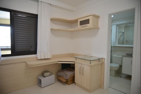 Apartamento à venda com 141m², 3 quartos e 5 vagas Suite 2