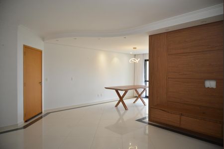 Apartamento à venda com 141m², 3 quartos e 5 vagasSala