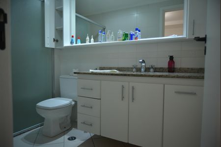 Apartamento à venda com 141m², 3 quartos e 5 vagasBanheiro da Suíte 1